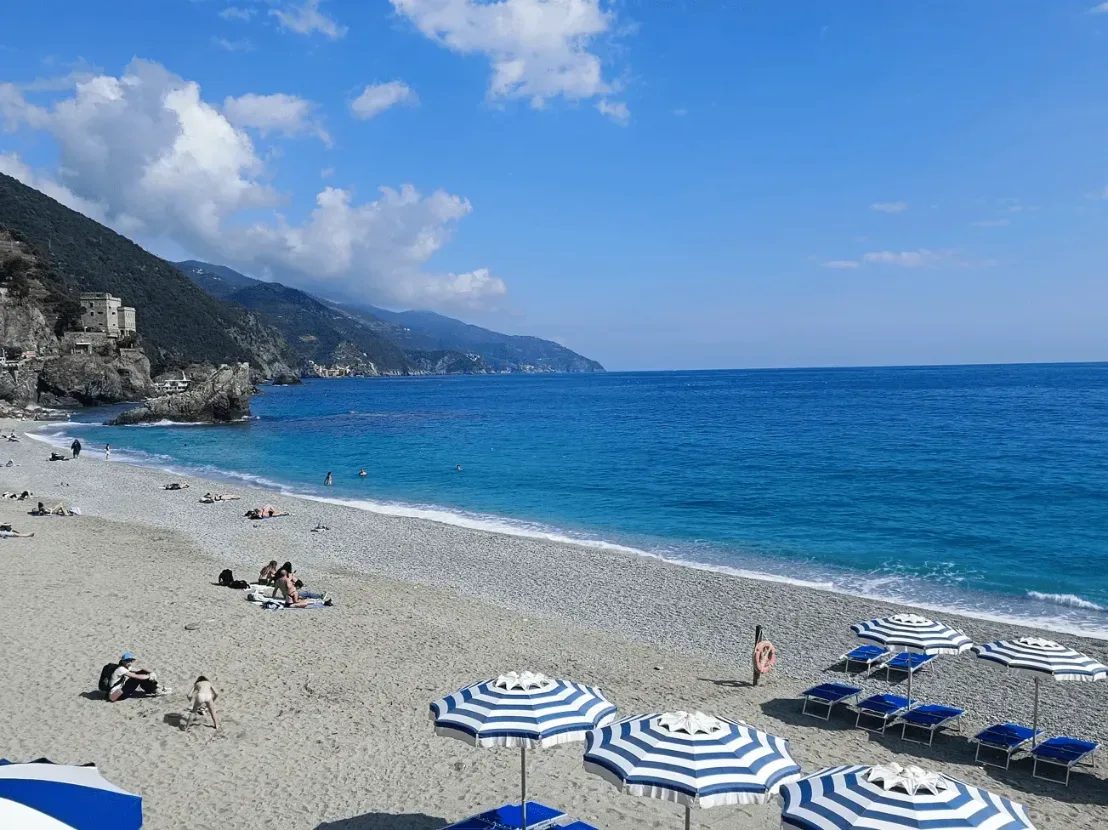 Idyllisk strand i Cinque Terre på en Retreat