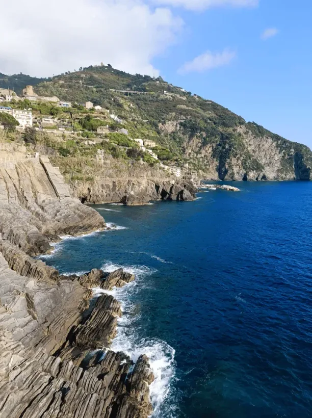 Landskap vid havet vid Cinque Terre