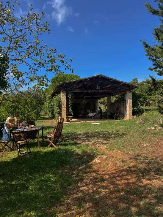 Kreativ konstateljé i Toscana för målarkurs och retreat i naturnära miljö